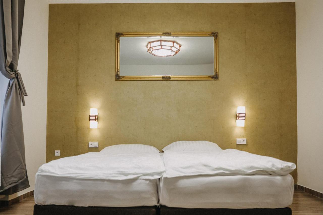 Oasis Teplice Hotel Luaran gambar
